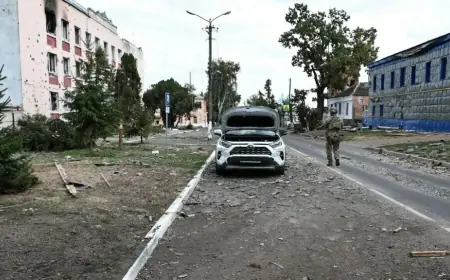 REPORTERI UPALI U RUSKI GRAD KOJI SU UKRAJINCI ZAUZELI: "TIJELA SE RASPADAJU NA ULICAMA, IZREŠETANI AUTI, MIRISI SMRTI..."