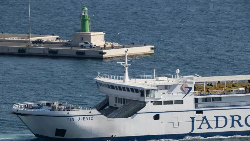NOVI PROBLEMI S JADRLINIJOM: PUTNICI ZAPELI U SPLITU, TRAJEKT NIJE MOGAO KRENUTI