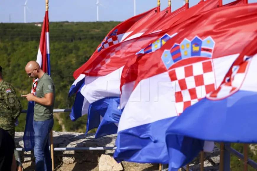 U SLUNJU BRANITELJSKOJ UDRUZI UKRADENA HRVATSKA ZASTAVA