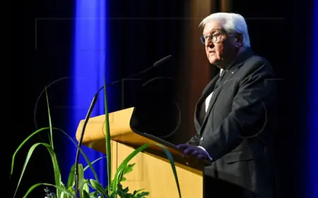 NJEMAČKI PREDSJEDNIK NA KOMEMORACIJIU SOLINGENU POZVAO NA STROŽU KONTROLU MIGRACIJA