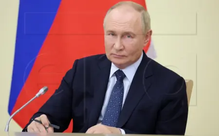 PUTIN IRONIČNO PODRŽAO KAMALU HARRIS JER SE ONA "ZARAZNO SMIJE