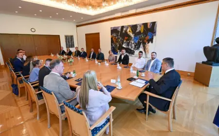 MILANOVIĆ SA STUDENTIMA KOJI SU U MONACU NAGRAĐENI ZA INOVATIVNO ELEKTRIČNO PLOVILO