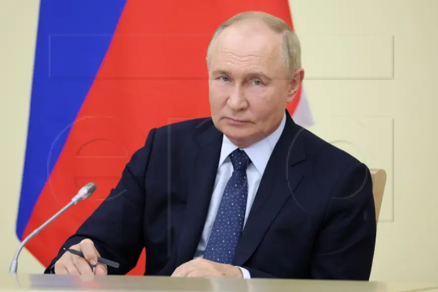 PUTIN IRONIČNO PODRŽAO KAMALU HARRIS JER SE ONA "ZARAZNO SMIJE