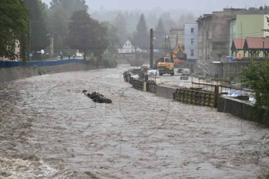 TEŠKE POPLAVE U ČEŠKOJ, POLJSKOJ I RUMUNJSKOJ GDJE JE POGINULO PET LJUDI