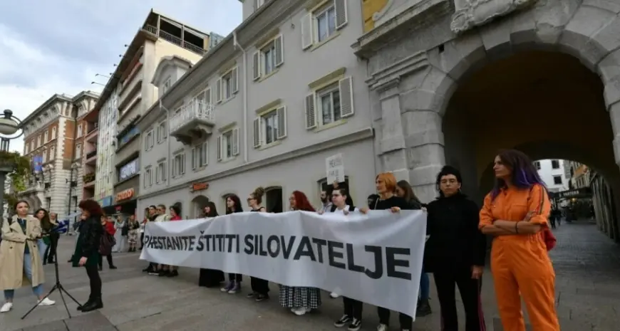OSIJEK: ODRŽAN "DUGI ŽENSKI MARŠ" POSVEĆEN ŽENAMA ŽRTVAMA FEMICIDA