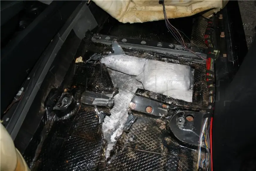 POLICAJCI GA ZAUSTAVILI PA MU U AUTOMOBILU PRONAŠLI 2,2 KILOGRAMA MARIHUANE