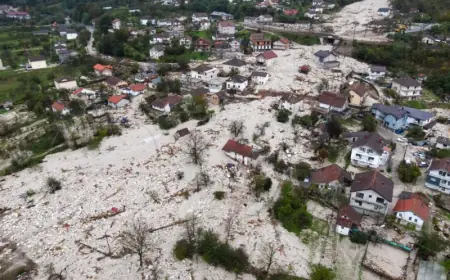 U SREDIŠNJOJ BOSNI VELIKE MATERIJALNE ŠTETE OD POPLAVA, O BROJU MRTVIH SE NAGAĐA