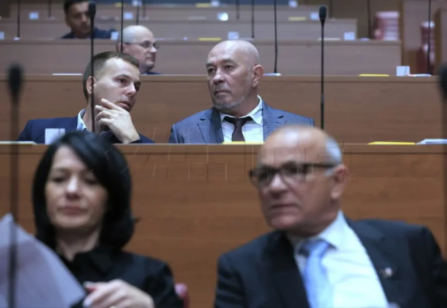OPORBA: POTPORE NIKAD VEĆE, PROIZVODNJA NIKAD MANJA, GDJE JE MINISTAR POLJOPRIVREDE