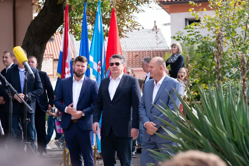 PREDSJEDNIK MILANOVIĆ NA BELOJ NEDEJI U KASTVU
