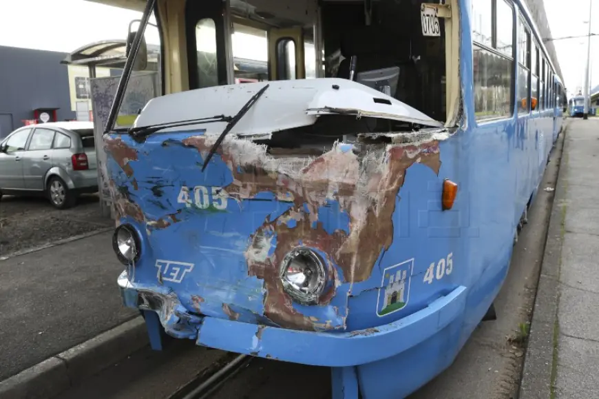 U SUDARU TRAMVAJA I AUTOBUSA NA ROTORU U ZAPRUĐU JEDNA OSOBA POGINULA