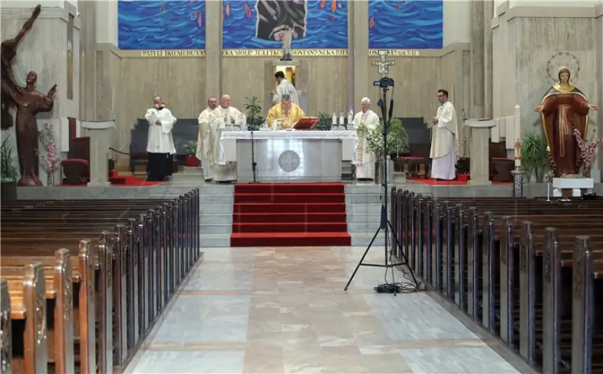 FRANJEVCU SA SVETOG DUHA ZABRANJENO OBAVLJANJE SLUŽBE ZBOG SUMNJE U ZLOSTAVLJANJE