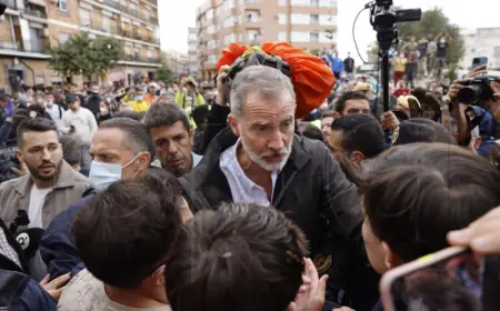 ŠPANJOLSKI KRALJ I PREMIJER ODUSTALI OD DALJNJEG POSJETA POPLAVLJENIM PODRUČJIMA