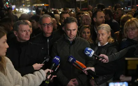 NOVI SAD: NEKOLIKO TISUĆA LJUDI NA PROSVJEDU, TRAŽE ODGOVORNOST ZA NESREĆU