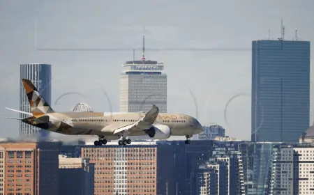 U ZRAČNOJ LUCI DALLAS CIVILNI ZRAKOPLOV POGOĐEN METKOM