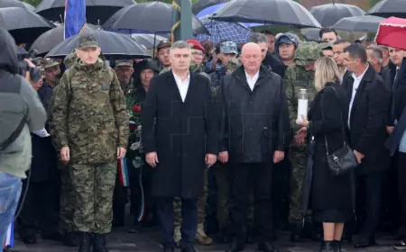 MIMOHODOM I POLAGANJEM VIJENACA U ŠKABRNJI OBILJEŽENA 33. OBLJETNICA STRADANJA