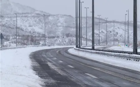 HAK: SNIJEG OTEŽAVA PROMET PREMA DALMACIJI I RIJECI