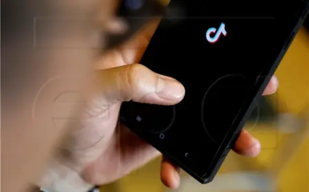 AUSTRALIJA ZABRANJUJE DRUŠTVENE MREŽE ZA MLAĐE OD 16 GODINA