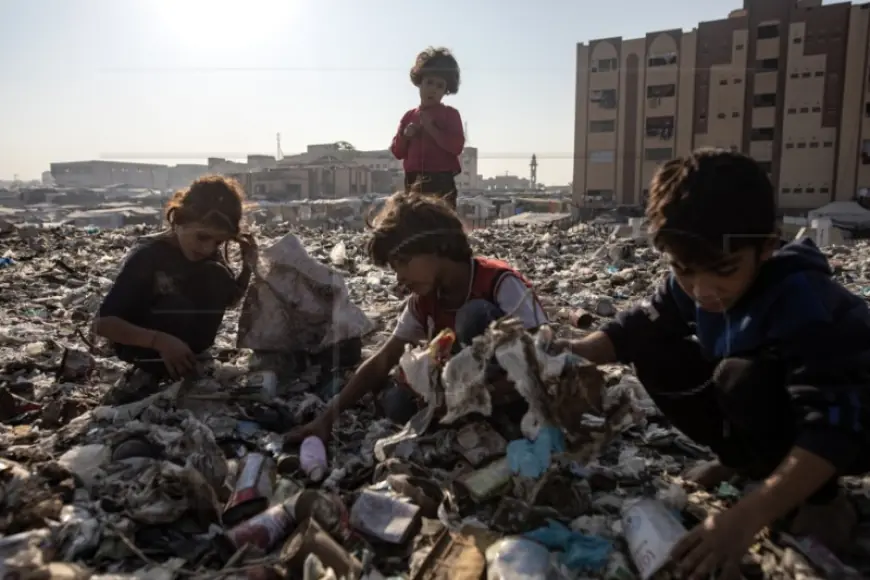 PALESTINSKE OBITELJI BJEŽE PRED IZRAELSKIM TENKOVIMA NA SJEVERU GAZE