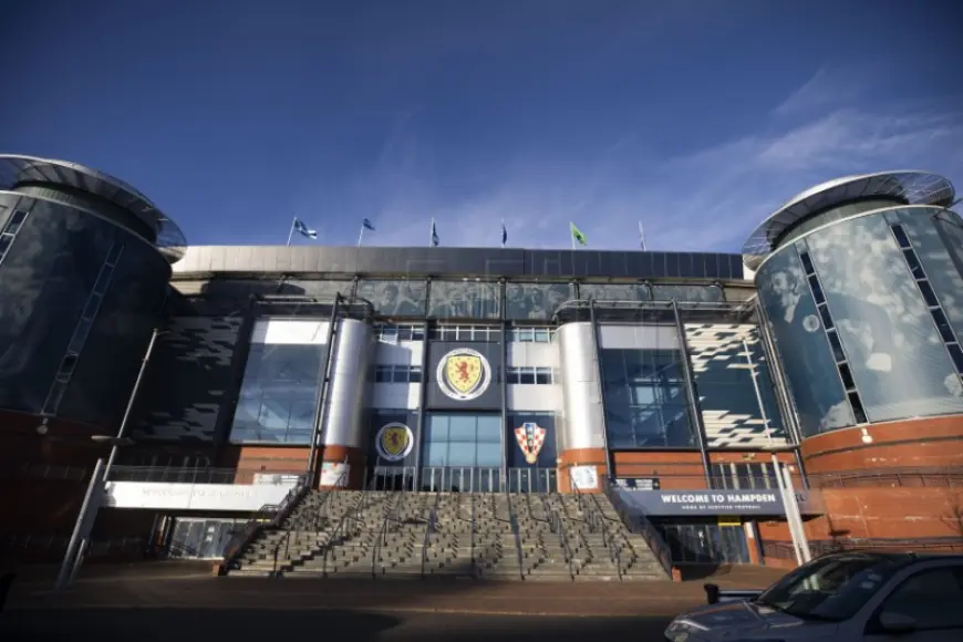 "VATRENI" TRENIRALI U MAKSIMIRU, ŠKOTI NA TERENU QUEEN'S PARKA