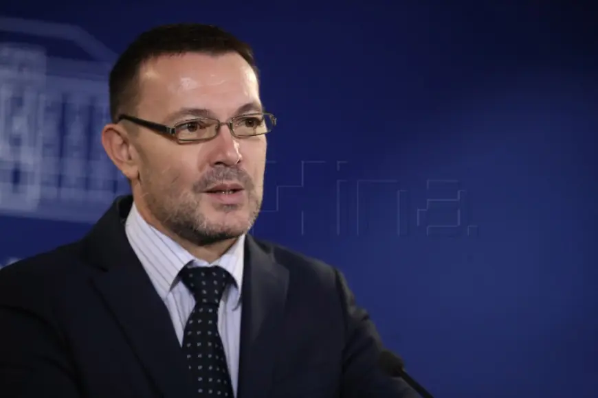 BAUK: VLADAJUĆI OĆITO VIŠE VOLE DA IH ISTRAŽUJU DOMAĆA TIJELA