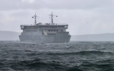 OLUJNI VJETAR NA MAGISTRALI, U PREKIDU BROJNE TRAJEKTNE I KATAMARANSKE LINIJE