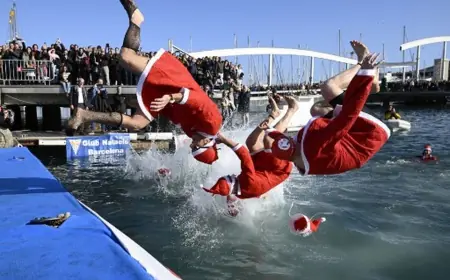 NJIMA NIJE HLADNO! BOŽIĆ PROSLAVILI SKAKANJEM U HLADNO MORE