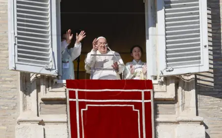 PAPA FRANJO NA BOŽIĆ POZVAO NA MIROVNE PREGOVORE U UKRAJINI