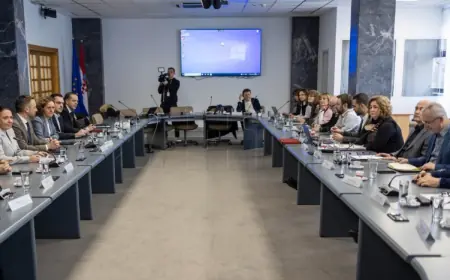 ČETIRI SINDIKATA ODBILA VLADINU PONUDU ZA TKU