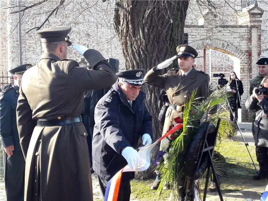 ODANA POČAST POGINULIMA U OBRANI KOMLETINACA