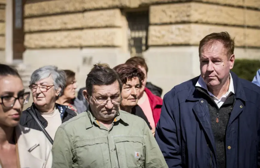 NOVI SINDIKAT: VLADA NIJE PONUDILA RJEŠENE ZA BIVŠE RADNIKE REVIJE I PLOBESTA