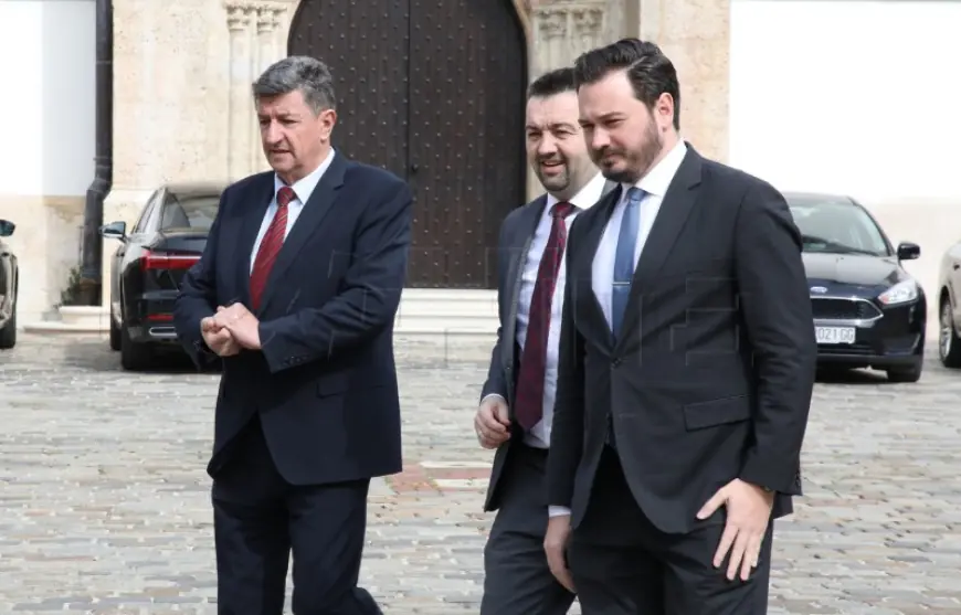 SUVERENISTI: MINISTAR FUCHS TREBAO BI PODNIJETI NEOPOZIVU OSTAVKU