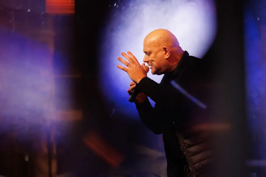 ZORAN JELENKOVIĆ VEČERAS NA ZADARSKOM ADVENTU: PJESMOM PROTIV LOŠEG VREMENAo