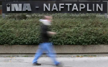 RADNICI INA-e NASTAVLJAJU S BIJELIM ŠTRAJKOM: NAJAVILI I PROSVJED ISPRED SJEDIŠTA