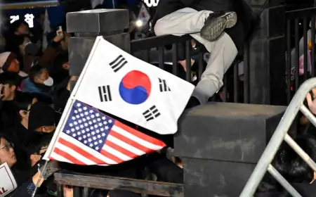 UHIĆENOM PREDSJEDNIKU JUŽNE KOREJE PRODULJEN PRITVOR, NJEGOVE PRISTAŠE UPALE NA SUD