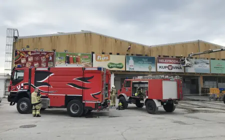 GORJELO SKLADIŠTE PREHRAMBENIH PROIZVODA NA VELETRŽNICI U SPLITU