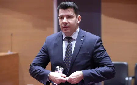 GRMOJA PORUČIO DA POSTOJE SAMO MUŠKI I ŽENSKI SPOL, A SVE OSTALO SU MENTALNE BOLESTI