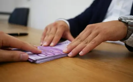 ČUVAJTE SE BRZIH KREDITA NA INTERNETU! POLICIJA UPOZORAVA NA TO ŠTO POSEBNO TREBA PAZITI