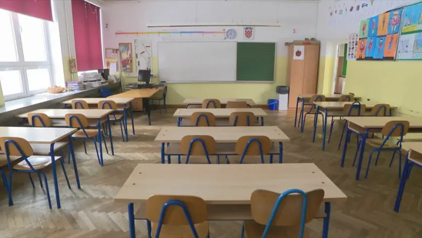 POČINJE DRUGO POLUGODIŠTE: ŠKOLE ZAKLJUČANE, ULAZAK SAMO UZ PREGLED I NAJAVU