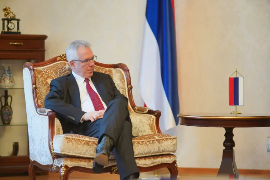 AMERIČKA AMBASADA ZAPRIJETILA ZASTUPNICIMA U BiH: ILI STE S NAMA ILI ZA RUSIJU