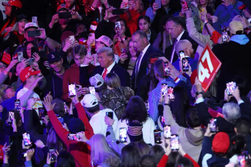 TRUMP ĆE VEĆ PRVOG DANA NA DUŽNOSTI POTPISATI 100 IZVRŠNIH NALOGA
