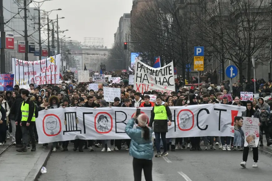 VELIKI ODAZIV GENERALNOM ŠTRAJKU U SRBIJI! „DA RASPRAVIMO, ‘KO JE RULJA, A  ‘KO HULJA"
