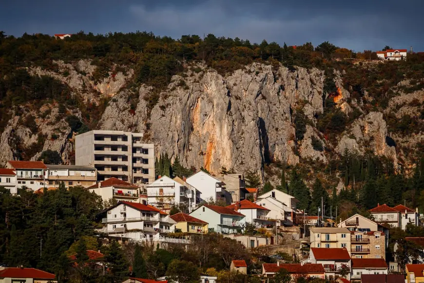 USKOK POKRENUO ISTRAGU ZBOG GRADNJE KOD MODROG JEZERA