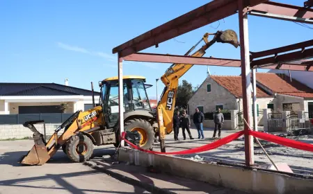 STARA VIRSKA SAMOPOSLUGA ODLAZI U POVIJEST, A PODIŽE SE ZELENA OAZA S ATRAKTIVNIM »SKAKAVCEM« I IGRALIŠTEM ZA DJECU