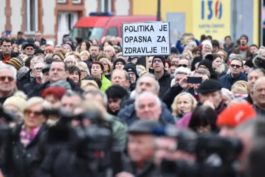 U ČAKOVCU PROSVJEDOVALO OKO 500 GRAĐANA, KIRURG PORUČIO: U BOLNICI JE NEVIĐENA KRIZA