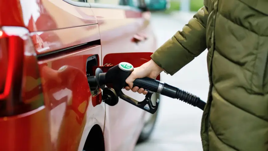 DOBRE VIJESTI ZA VOZAČE: POJEFTINJUJU SVE VRSTE GORIVA, EVO ZA KOLIKO