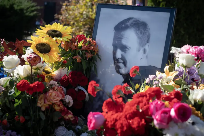 GOTOVO GODINU DANA NAKON SMRTI NAVALJNOG EP UPOZORIO: "PUTIN RADI TO DISKRETNIJE”