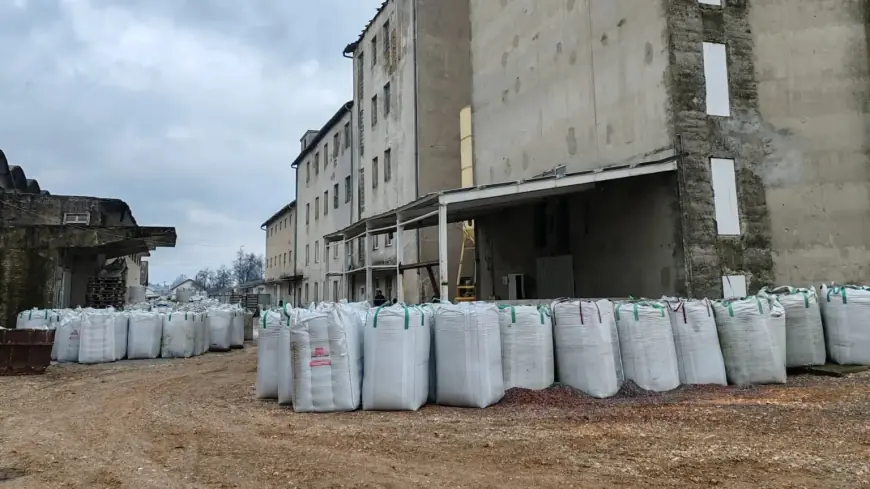 EUROPOL OBJAVIO FOTOGRAFIJE: KRIMINALCI SU U HRVATSKOJ ILEGALNO ODLOŽILI NAJMANJE 35.000 TONA OTPADA