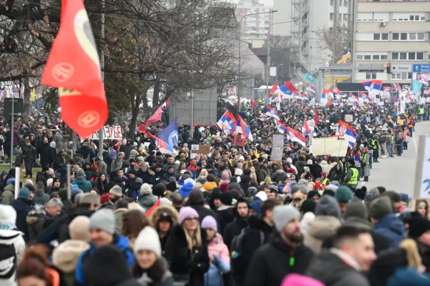 CIJELA SRBIJA NA NOGAMA: PUNE ULICE KRAGUJEVCA