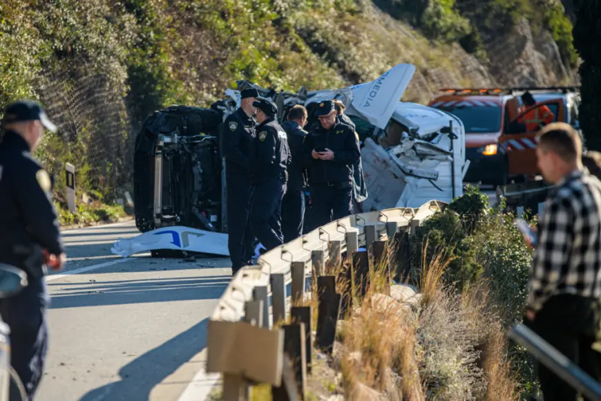 UŽAS KOD DUBROVNIKA: ODLOMILA SE STIJENA NA MAGISTRALI I PALA NA KOMBI, JEDNA OSOBA POGINULA