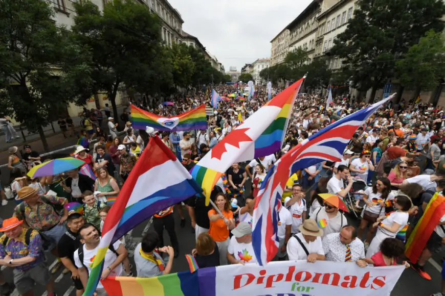 MAĐARSKA PLANIRA MAKNUTI PARADU PONOSA S ULICA BUDIMPEŠTE